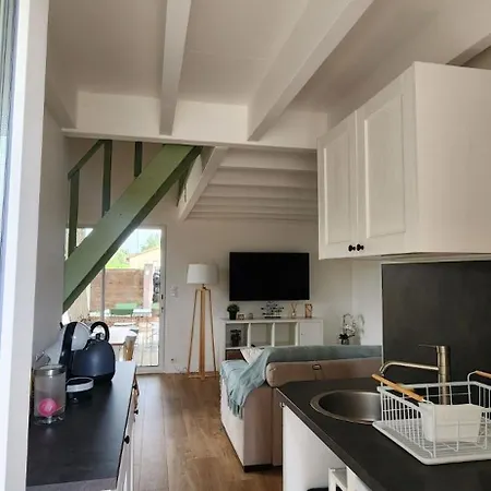 Hébergement de vacances Lesoyats33 - Maisonnette Avec Acces Piscine Ares