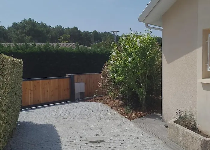 Lesoyats33 - Maisonnette Avec Acces Piscine